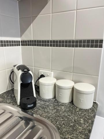 Mounts Bay 2 Bedroom - Near Kings Park - Free Parking Apartment *