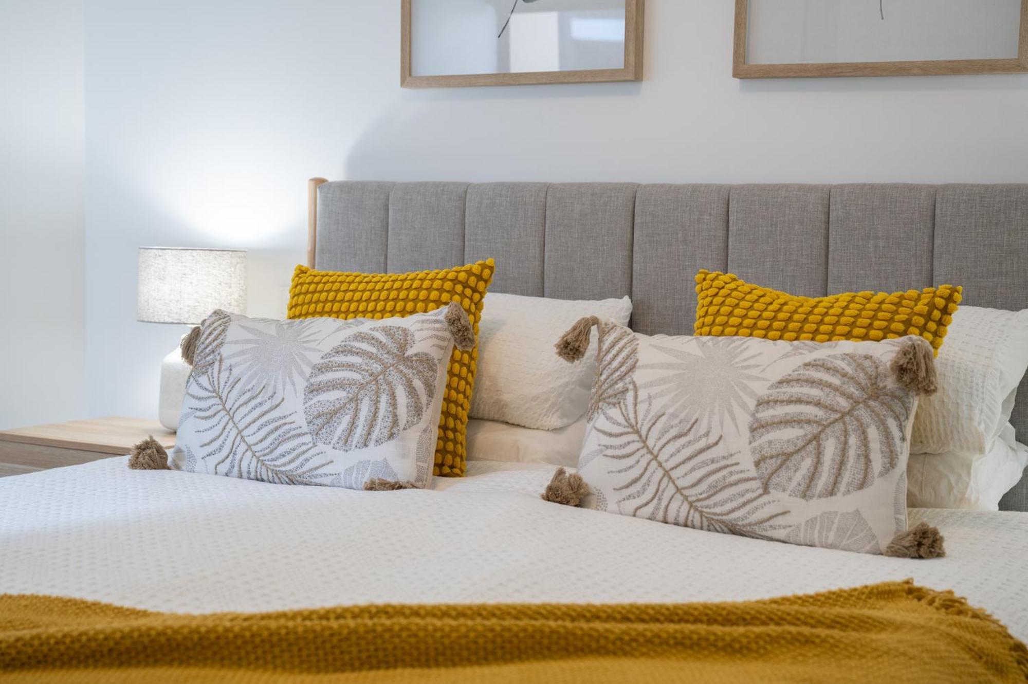 Mounts Bay 2 Bedroom - Near Kings Park - Free Parking Apartment *